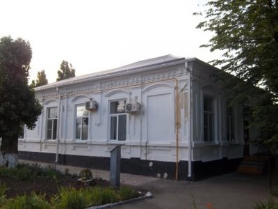 Космонавтов 15