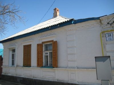 Космонавтов 38